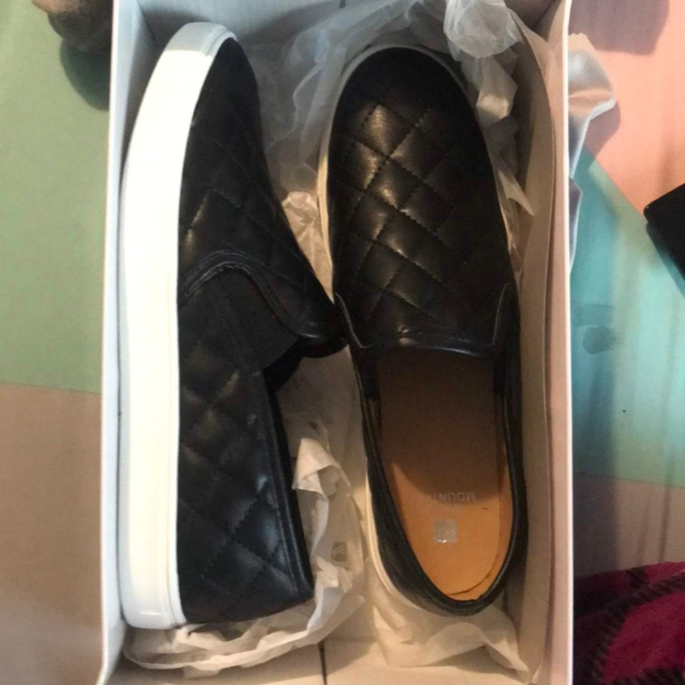 Black Quilted Pattern Slip On Shoes